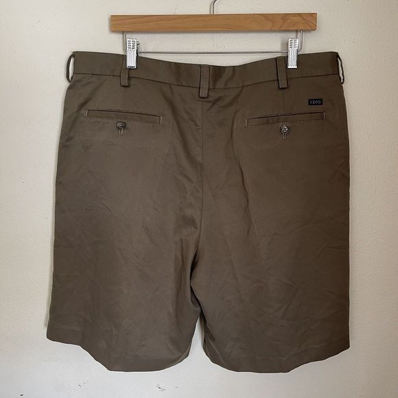 Men's Izod Pleated-Front Chino Shorts Size 38 Brown 9.5" Inseam - Picture 5 of 6